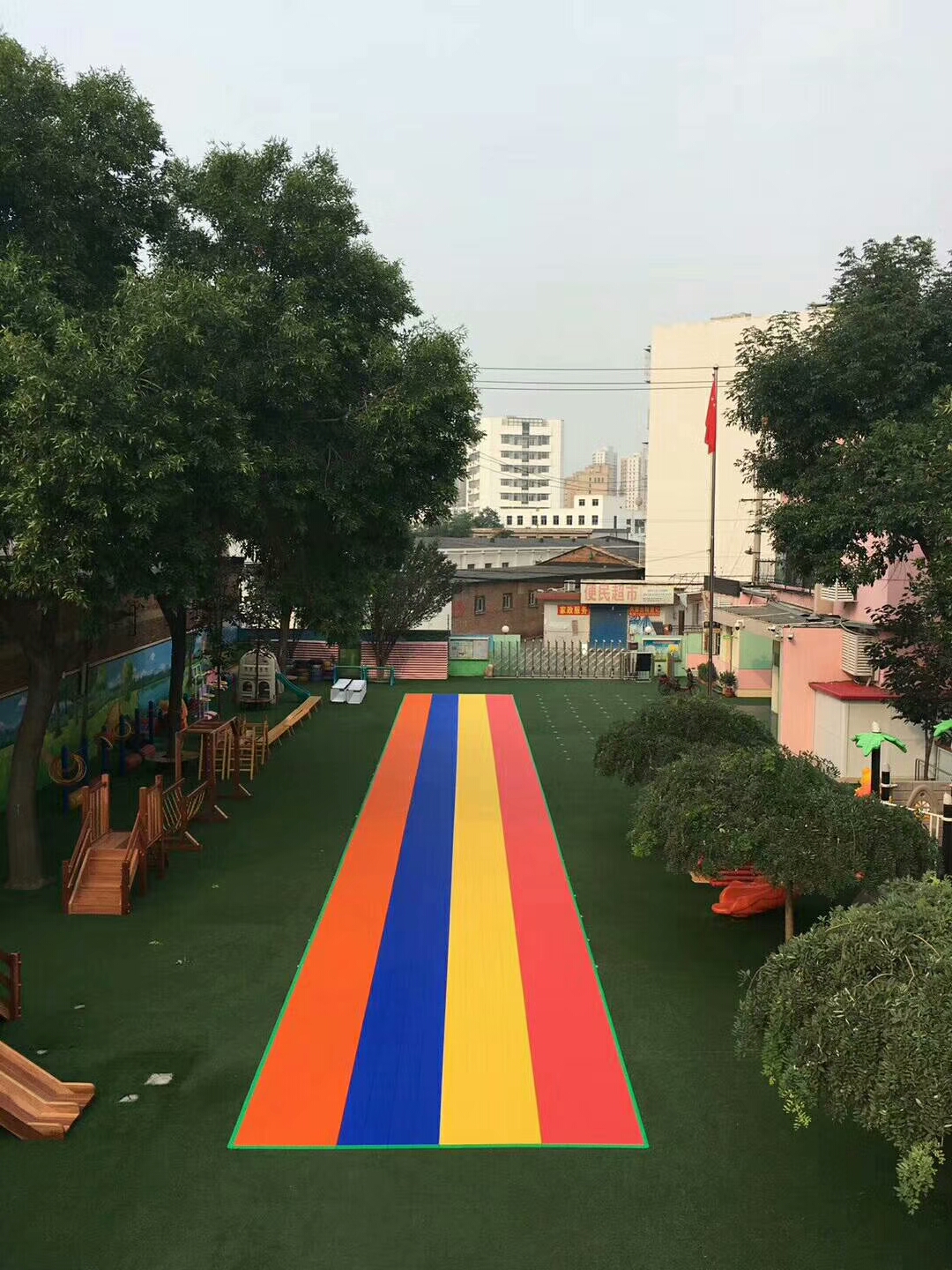 仲達地板【定】天津，與草坪合體？